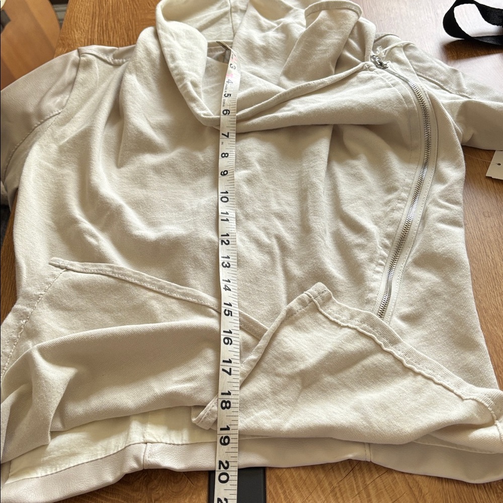 BlankNYC Cream Drape Jacket - Picture 10 of 10